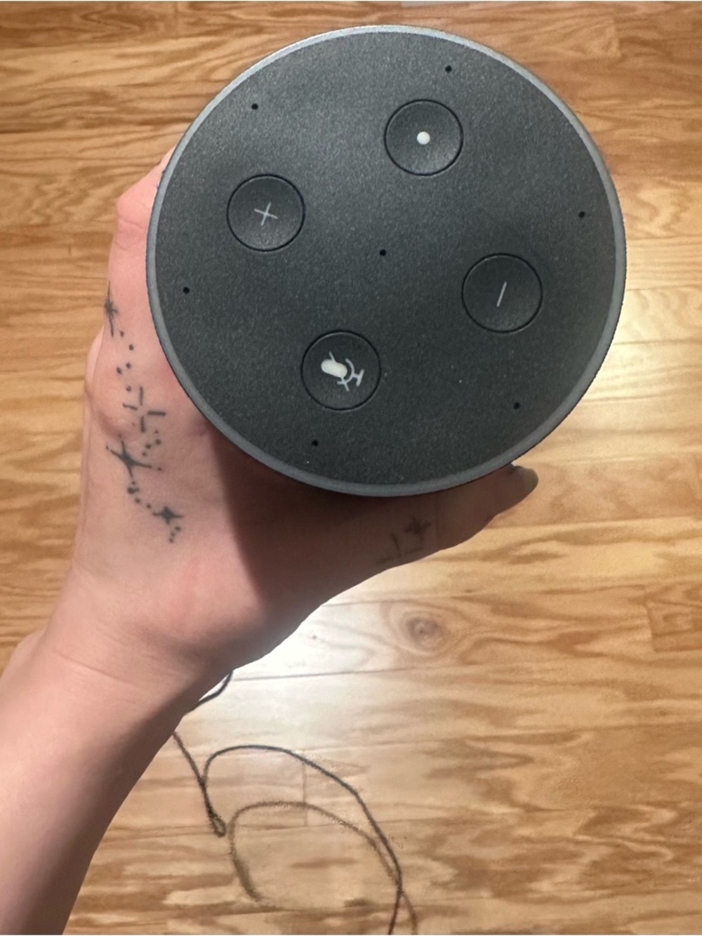 2nd Gen Amazon Alexa - Picture 2 of 4